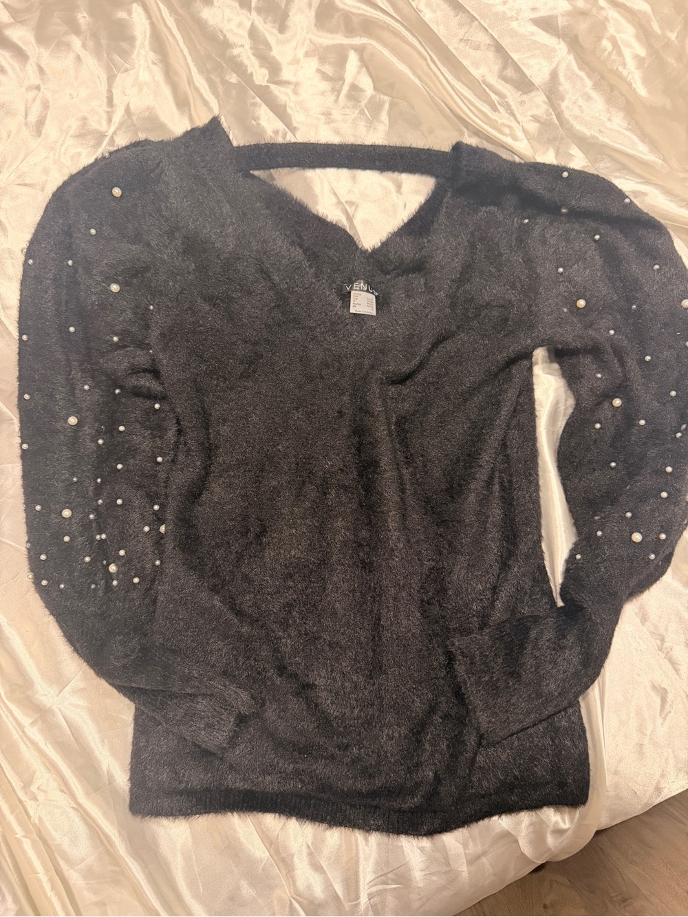 VENUS Black V-Neck Sweater with Pearl-Embellished Sleeves